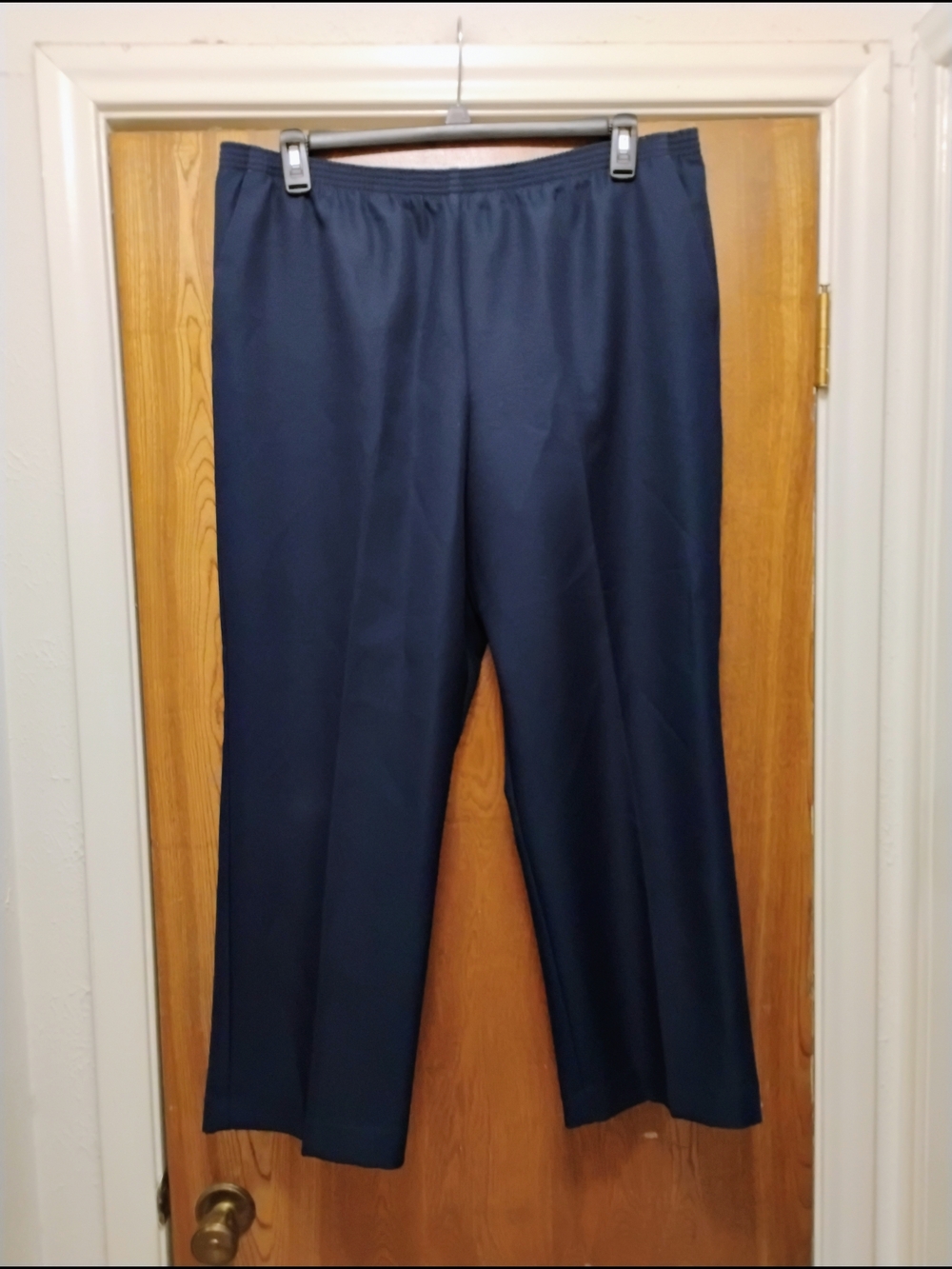 Ladies Navy Blue Alfred Dunner 100% Polyester Elastic Slacks. Size 18